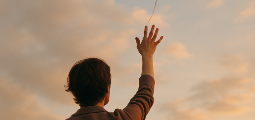 8 Učinkovitih načina kako se osloboditi i krenuti naprijed od stvari koje ne možemo kontrolirati u životu | A person releasing a balloon into the sky, symbolizing letting go and moving on.